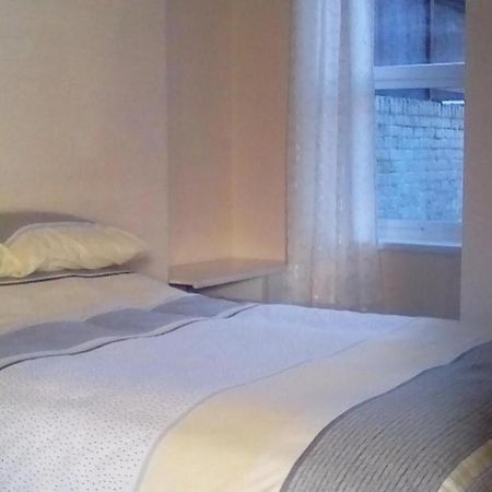 Columbus Holiday Flats Скарбъро Екстериор снимка