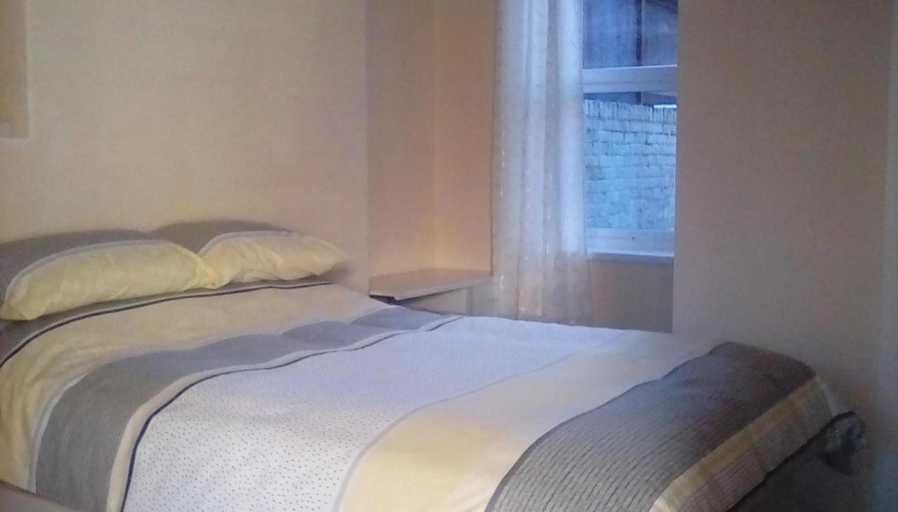 Columbus Holiday Flats Скарбъро Екстериор снимка