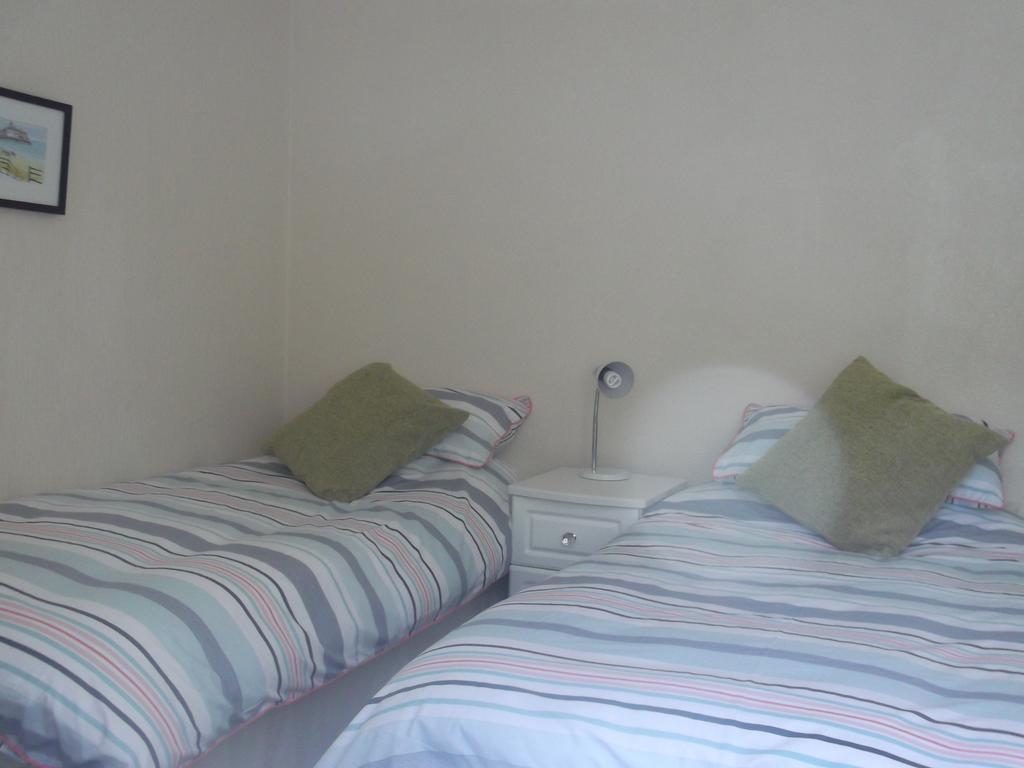 Columbus Holiday Flats Скарбъро Екстериор снимка