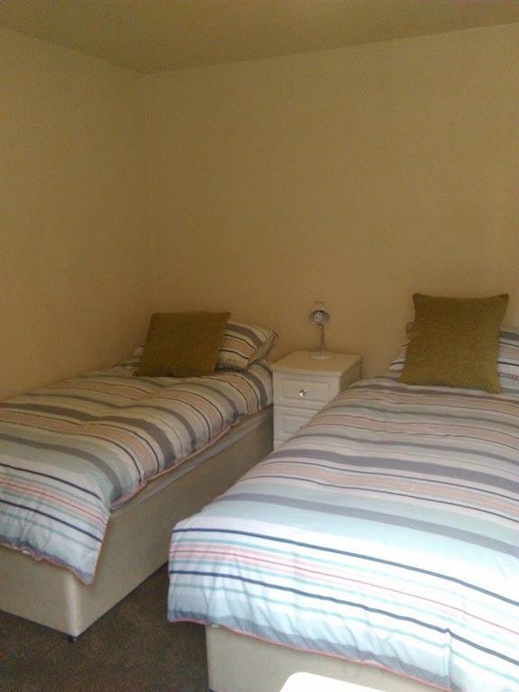Columbus Holiday Flats Скарбъро Екстериор снимка