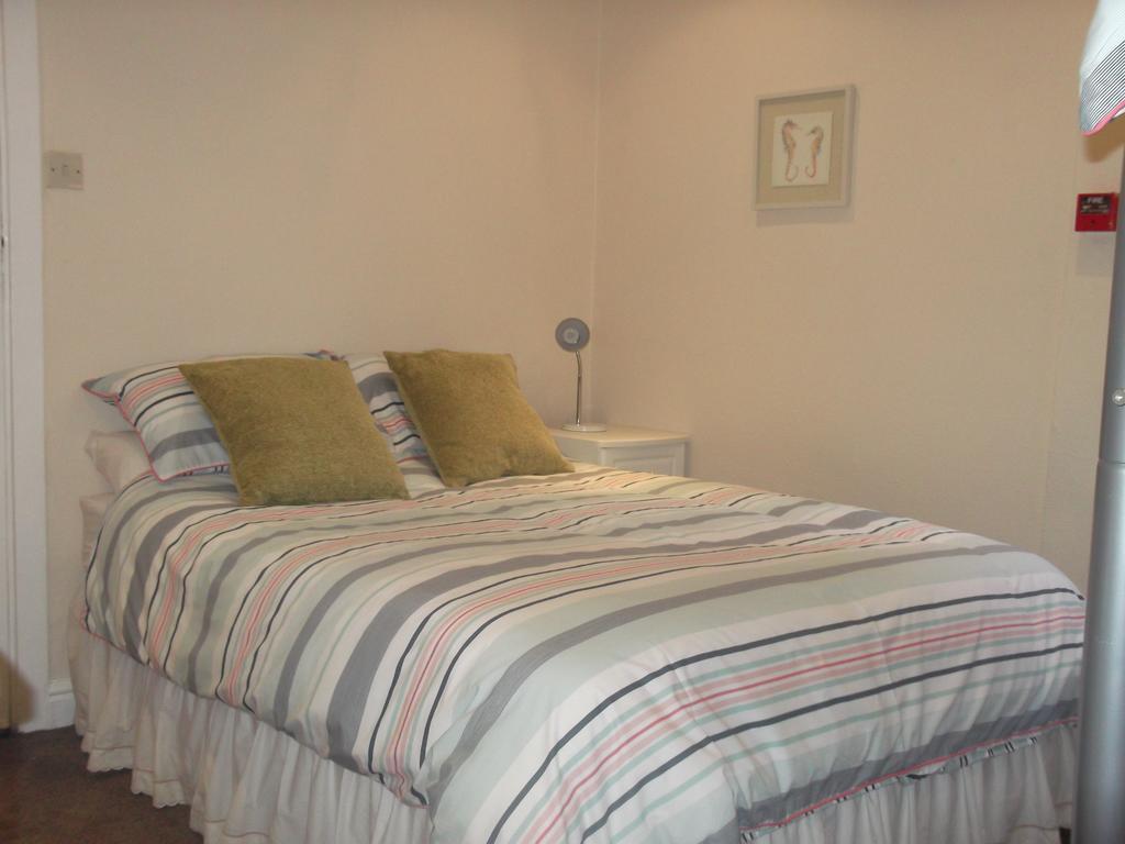 Columbus Holiday Flats Скарбъро Екстериор снимка